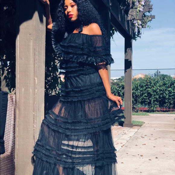 Black off the shoulder maxi dress - Picture 4 of 8